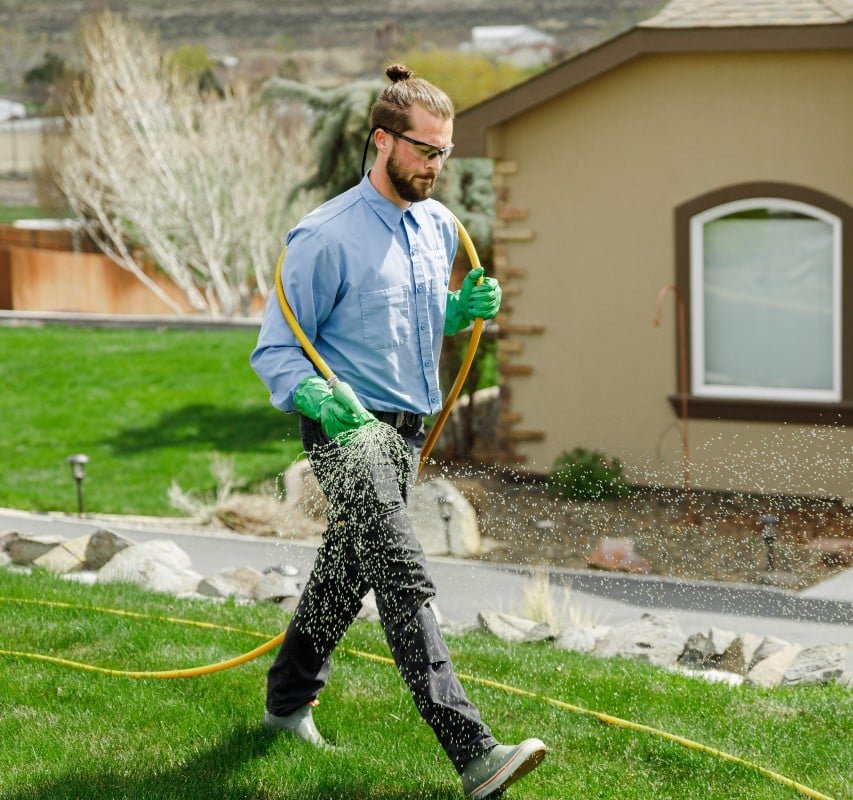Is Colonial Lawn and Garden licensed and insured